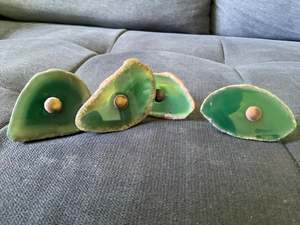 Furniture: Green Agate knobs x 4