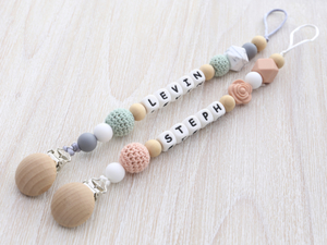 Products: Personalised Pacifier Clip – Wolly&Co