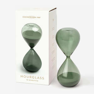 Live: Hourglass | 15 min