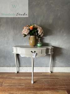 Luna Pearl Hall Table