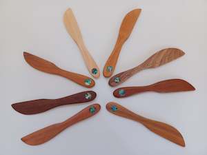 New Zealand native timber knives