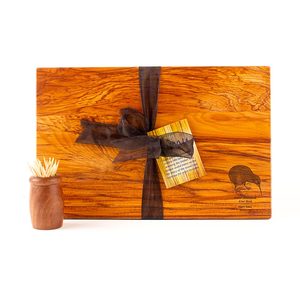 The Great NZ Cheese Board 280x180 with Engraved Icon