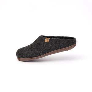 Slippers: Suffolk Slip-on