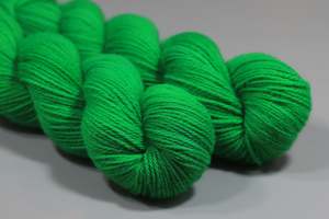 Bright Green | Hand Dyed 100% Merino Yarn from New Zealand | 100g