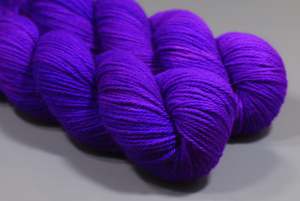 Violet | Hand Dyed 100% Merino Yarn from New Zealand | 100g