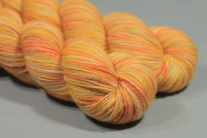 Peachy Autumn | Hand Dyed 100% Merino Yarn from New Zealand | 100g