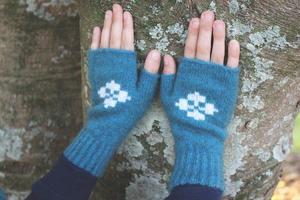 Children Babies: CHILD'S FINGERLESS MITTEN