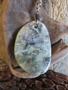 Serpentine Pebble-form Pendant Woven Stone Jade