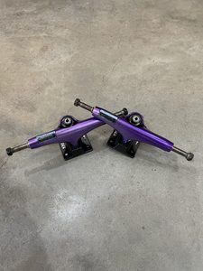 Thunder Truck 147 Metallic Script Hollow Lights Green Purple