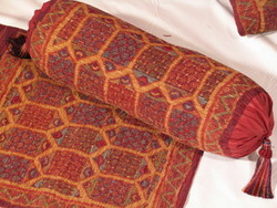 Kalim: Bolster Cushion