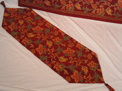 Limoges: Table Runner