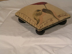 Tulips: F2 Footstool