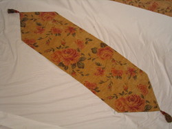 Rosa: Table runner (point)