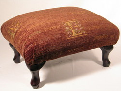 Dulcia-Latin: F3 Footstool