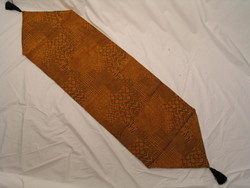 Nile: NILE Table Runner