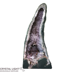 Auctions: Amethyst Geode (AUCTION)