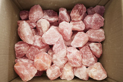 Rough by Weight: Rose Quartz Medium Rough /20kg Box Lot