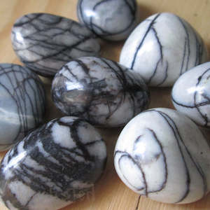 Tumbled A M: Jasper, Spiderweb 5-6gm