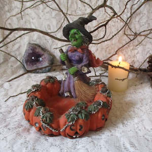 Halloween Pumpkin Witch - Preloved