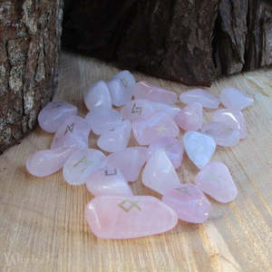 Divination: Crystal Runes Rose Quartz