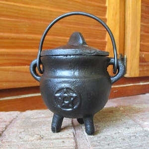 Cauldron Cast Iron Pentacle, small