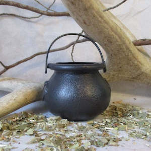 Cauldrons: Crones Cauldron of Herbs Pack