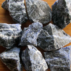 Crystals And Gemstones: Sodalite Rough 22-24gm