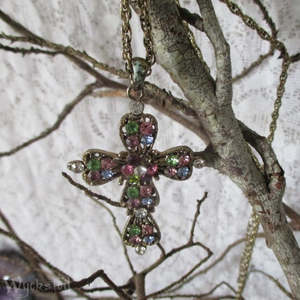 Past Life Collectibles: Celtic Cross Costume Jewellery Pendant - Preloved