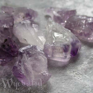 Crystals And Gemstones: Amethyst Rough 12-15gm