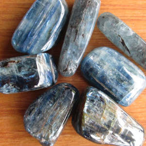 Kyanite 3-4gm