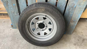 Parts: 13' Trailer wheel
