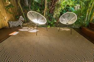 Modern: Outdoor Rug - Diamond Brown And Black