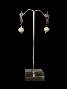 Art Of Wear Collection: Long Leaf Pearl Earring