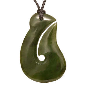 Pounamu Carvings: Large Pounamu Simple Hook Pendant