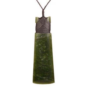Pounamu Carvings: Pounamu Bound Toki Pendant XL