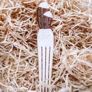 Bone Heru Comb: XL Brown Huia Feather Heru