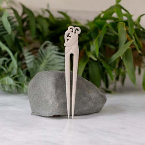 Bone Heru Comb: Bone Koru Family Heru