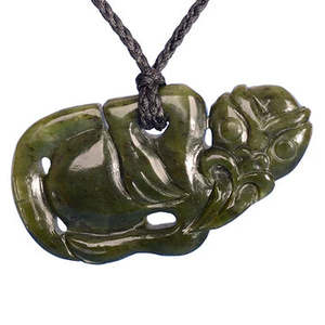 Pounamu Pendants: Pounamu Side Hanging Tiki Pendant