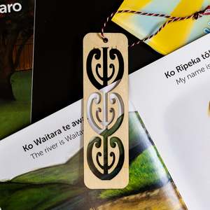 Books Bookmarks: Mangopare Bookmark