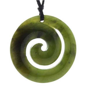 Pounamu Carvings: Pounamu Closed Koru Pendant
