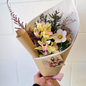 Products: Seasonal Posy