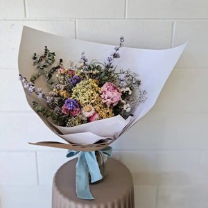 Products: Sweetheart Dried Bouquet