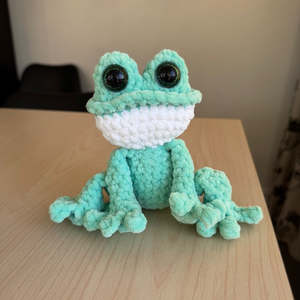 Crochet Frog Green/white