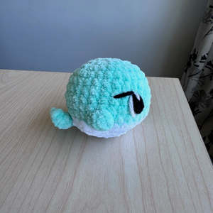 Gift Ideas 10 And Under: Crochet Whale Plushie green /white