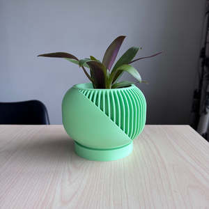 Narvo Planter Pot matte pastel green