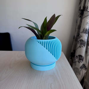 3d Prints 1: Narvo Planter (plant not included)