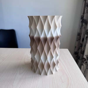 3D Printed Diamond Vase - bone
