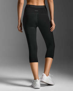 Form: Form Stash Hi-Rise Compression 3/4 Tights with Pockets