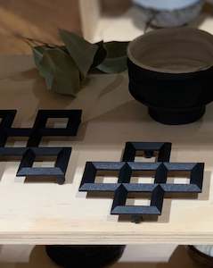 Frontpage: Casted Iron Trivet