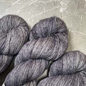 Merlin Merino Linen Fingering: Dugong ~ Merlin ~ Merino Linen Singles